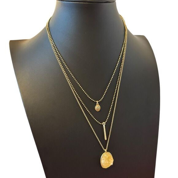 Beautiful Hammered Matte Gold Tone Layered Necklace w/ Rough Cut Pendant. - Picture 2 of 5